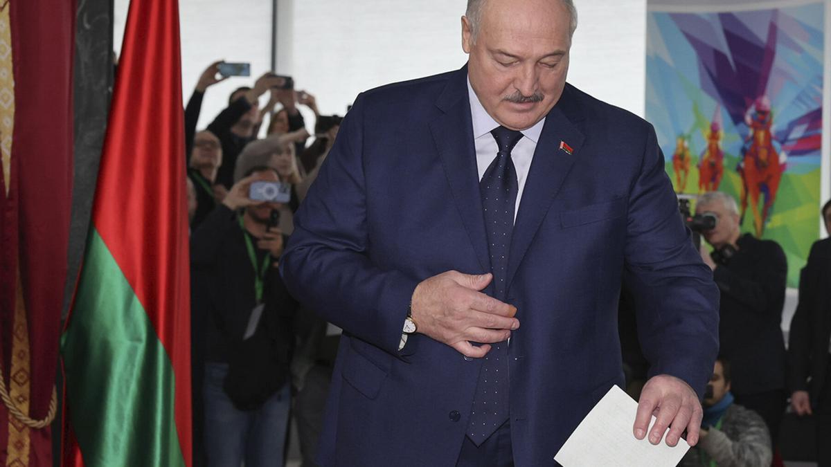 Lukashenko dice que le da lo mismo que los países occidentales no reconozcan las elecciones en Bielorrusia