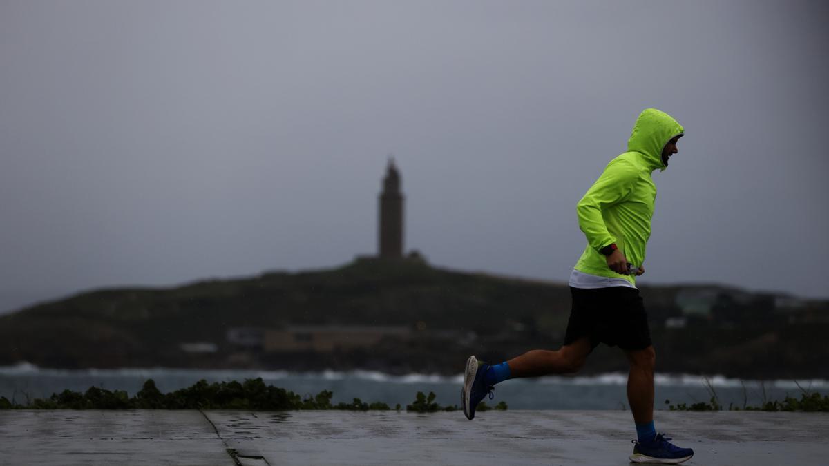 La borrasca ‘Herminia’ obliga a desviar vuelos en Galicia y deja más de 60 incidencias por los fuertes vientos