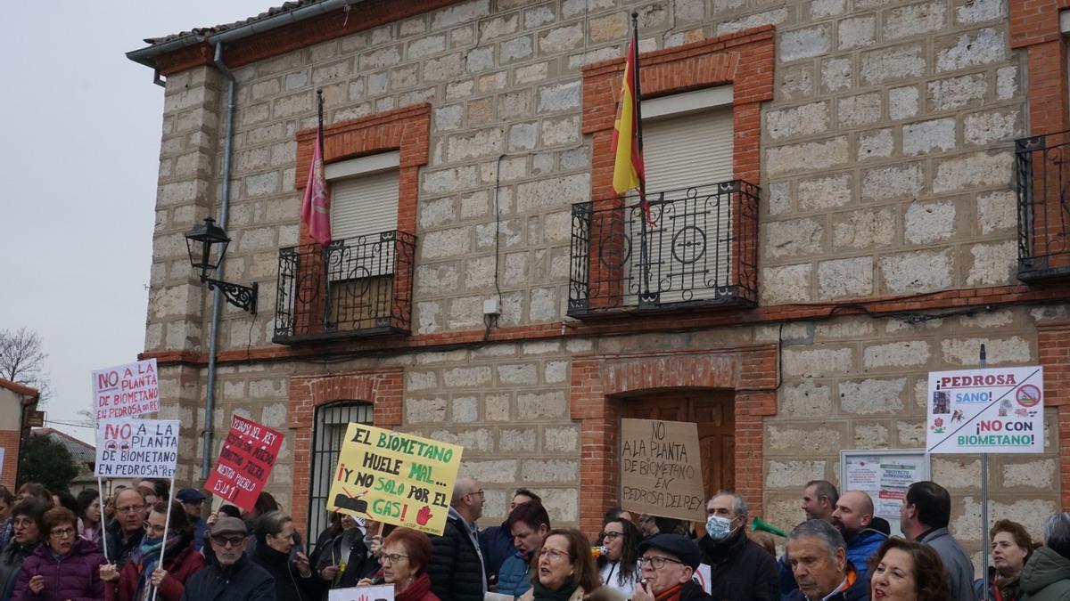 Un pueblo de Valladolid se levanta contra una planta de biogás que quiere instalarse en los terrenos de la familia del alcalde