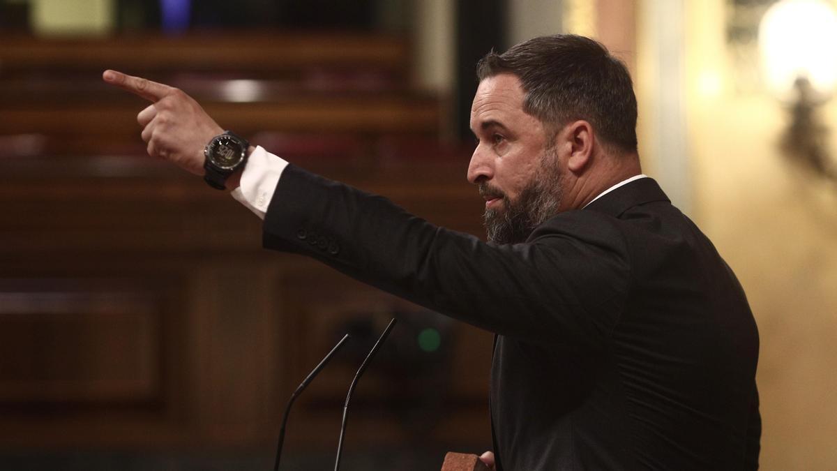 Abascal busca erigirse en la única oposición al Gobierno frente a un Feijóo «cómplice de Sánchez»