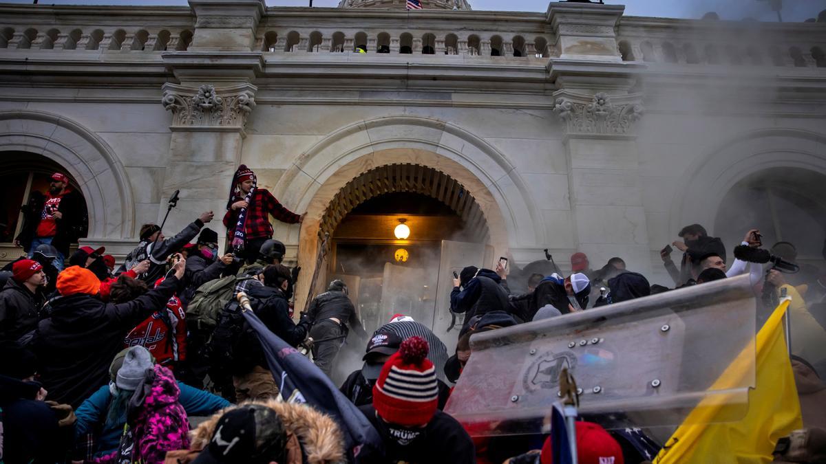 Trump reescribe la violencia del asalto al Capitolio: «Es la legitimación de nuevos 6 de enero en el futuro»